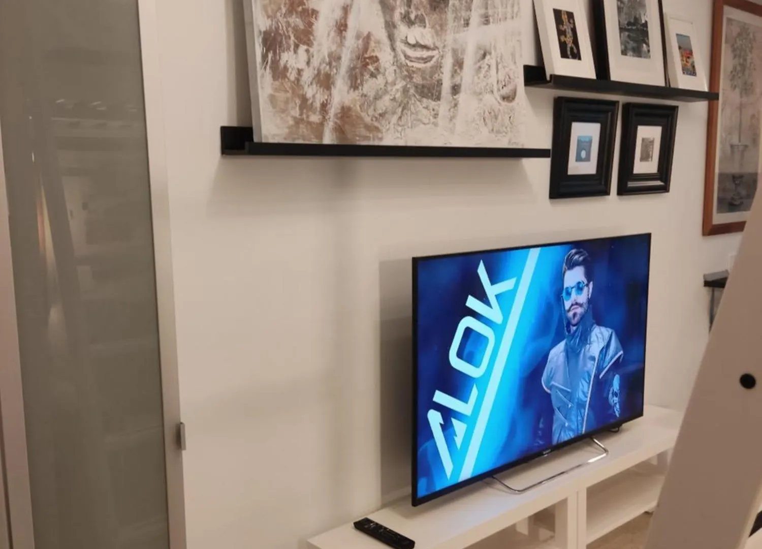Mini House Loft 25M2 In Barcelona contacts